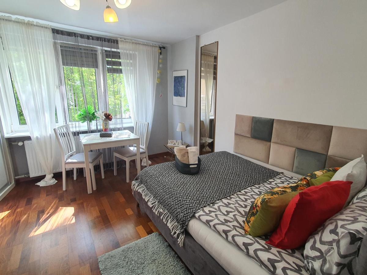 Apartment Centrumtwardastreetcentralstation 10min Wi-fi 1,2gb Sek *